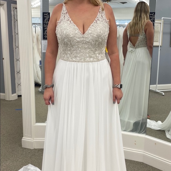 Dresses & Skirts - Wedding dress size 18 two hearts bridal